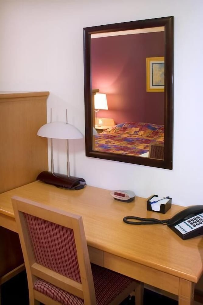 the queensport motel and tavern