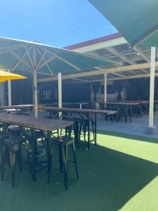 the queensport motel and tavern