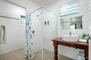 bush village holiday cabins