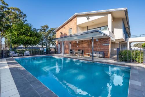 Hawkesbury Race Club Motel,Clarendon>>Berrilee,4 star