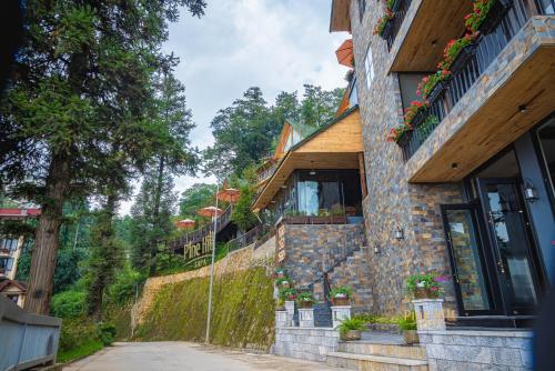 sapa pine hill ecolodge