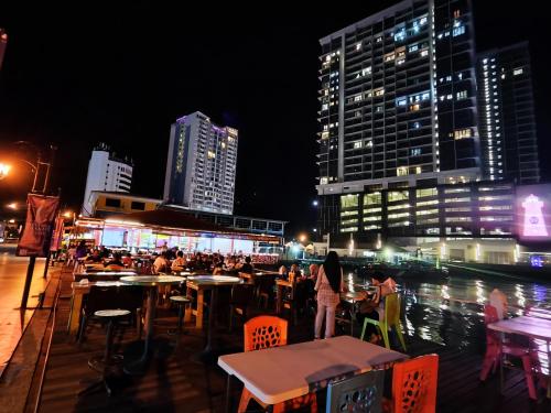 jacks jesselton quay citypads