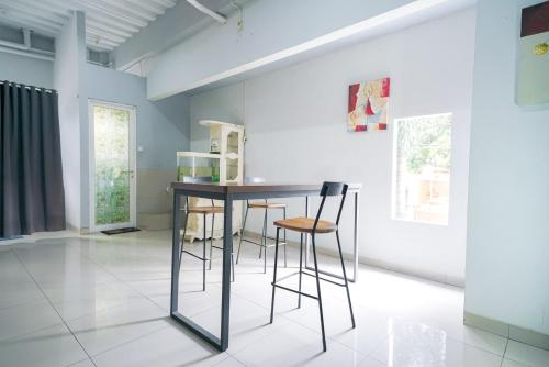 urbanview hotel syariah de umbrella ciputat