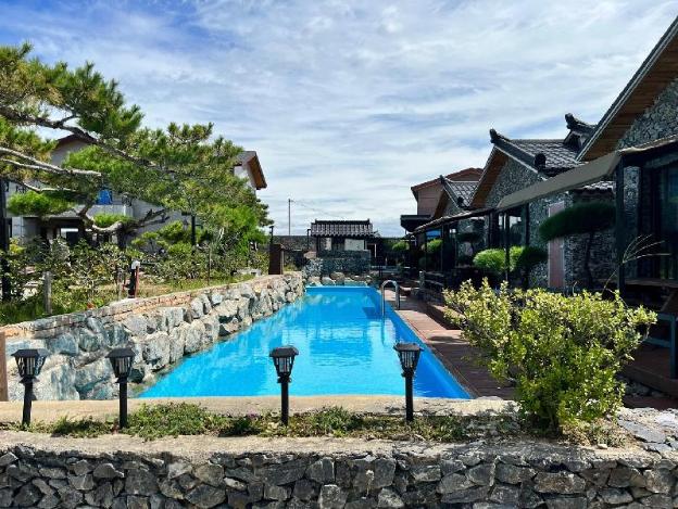 nonsan oyeo poolvilla