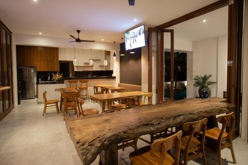 the kd suites and coffee shop