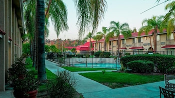 motel 6 anaheim hills