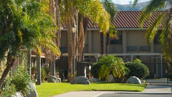 motel 6 anaheim hills