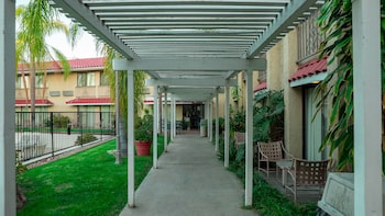motel 6 anaheim hills