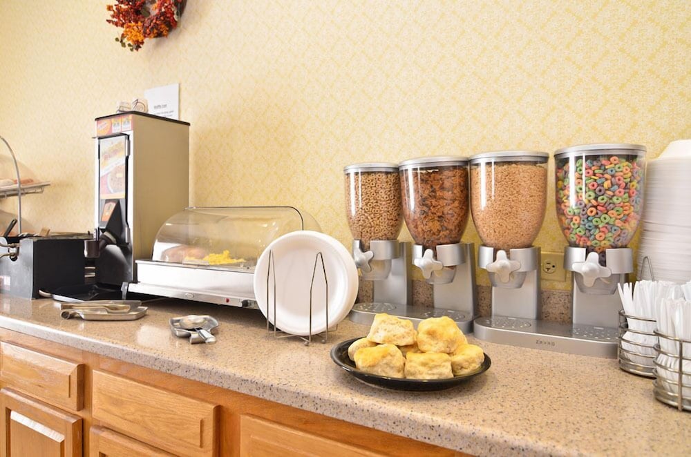 holiday inn express toledo west napoleon by ihg
