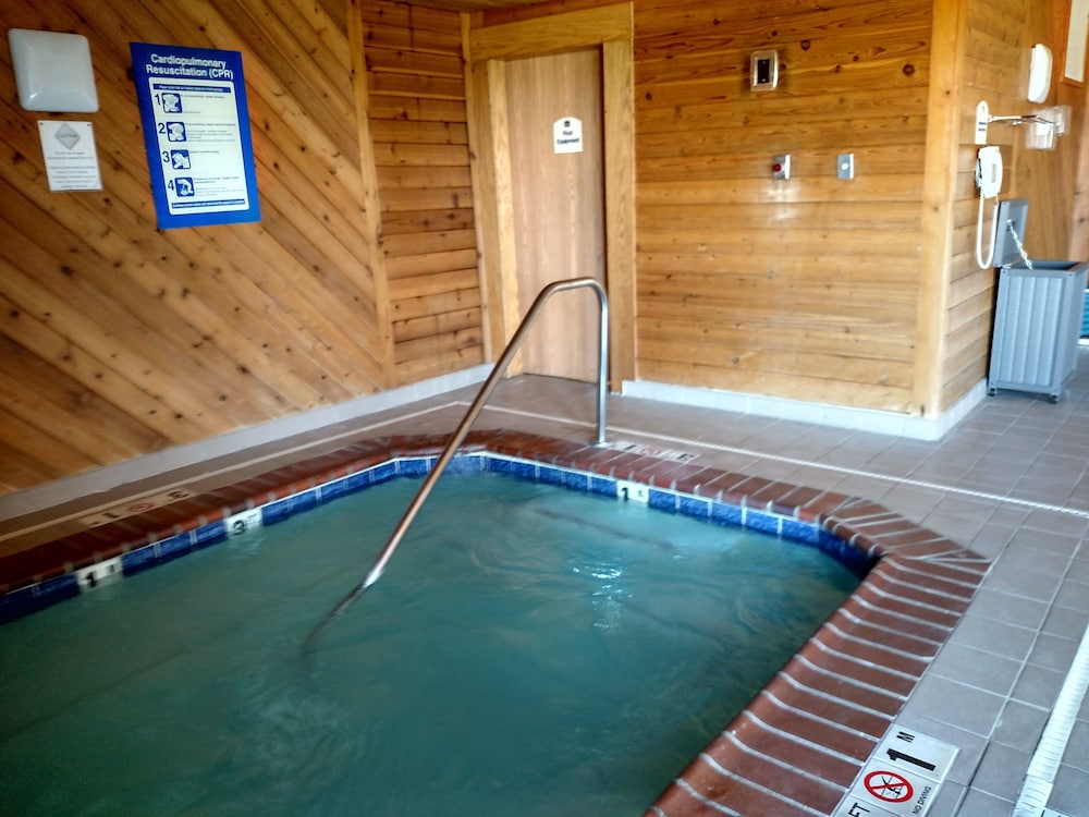 holiday inn express toledo west napoleon by ihg