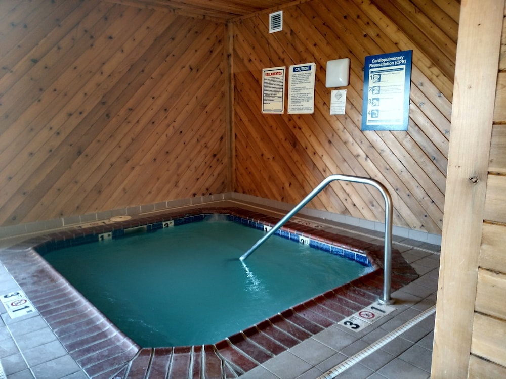 holiday inn express toledo west napoleon by ihg