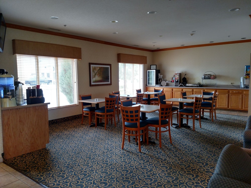 holiday inn express toledo west napoleon by ihg