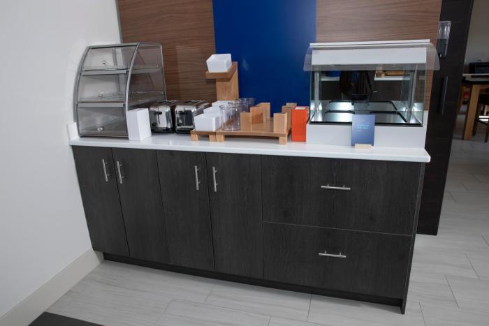 holiday inn express toledo west napoleon by ihg