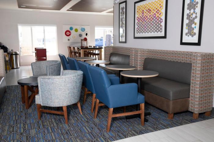 holiday inn express toledo west napoleon by ihg