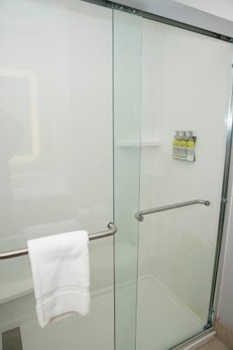 holiday inn express toledo west napoleon by ihg