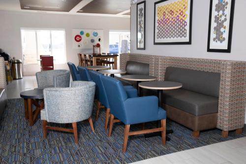 holiday inn express toledo west napoleon by ihg