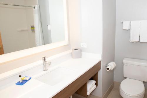 holiday inn express toledo west napoleon by ihg
