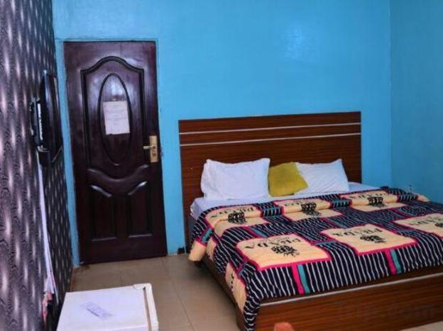 akiavic blue roof hotel