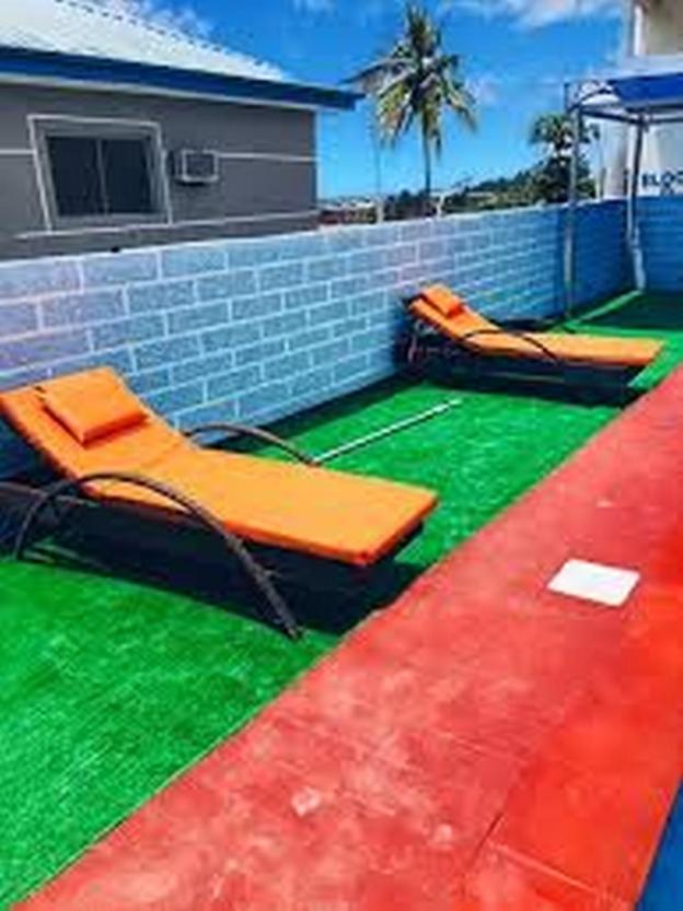 akiavic blue roof hotel