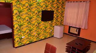 akiavic blue roof hotel