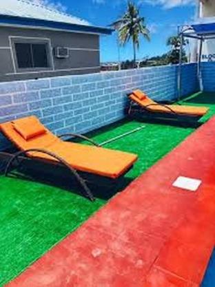 akiavic blue roof hotel