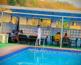 akiavic blue roof hotel