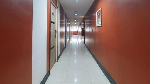 reddoorz riches holiday hotel avenida