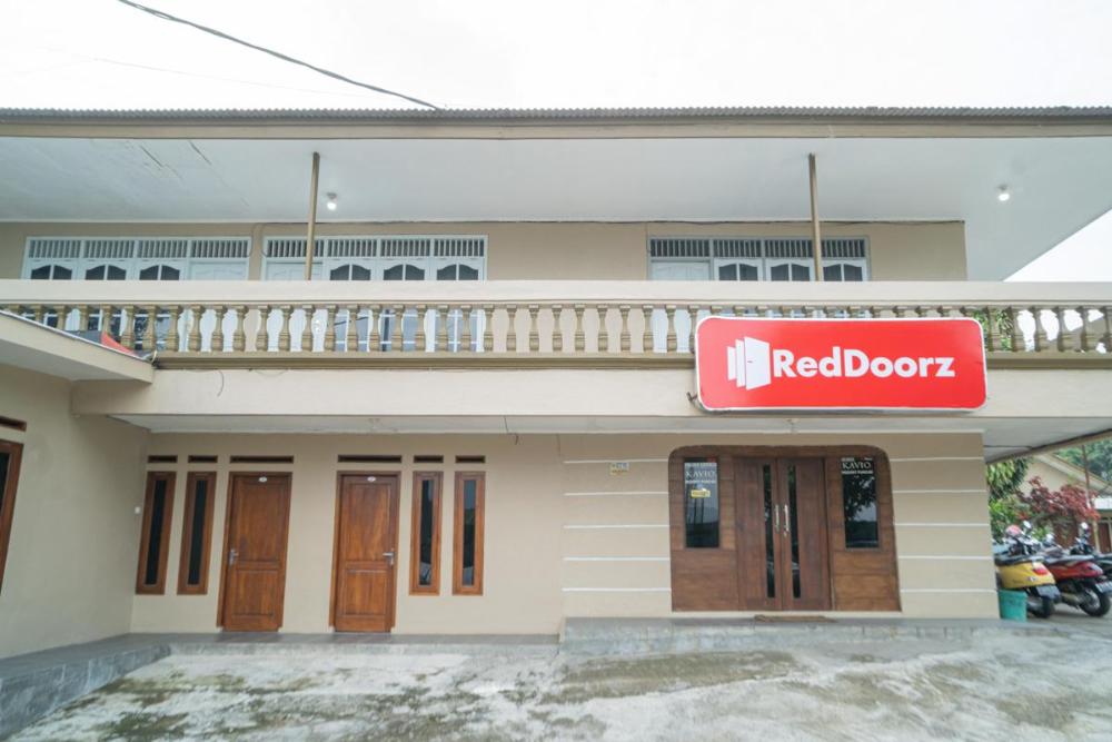 reddoorz near taman safari 2