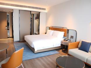 echarm hotel yichang east railway station