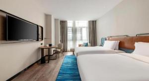 echarm hotel yichang east railway station