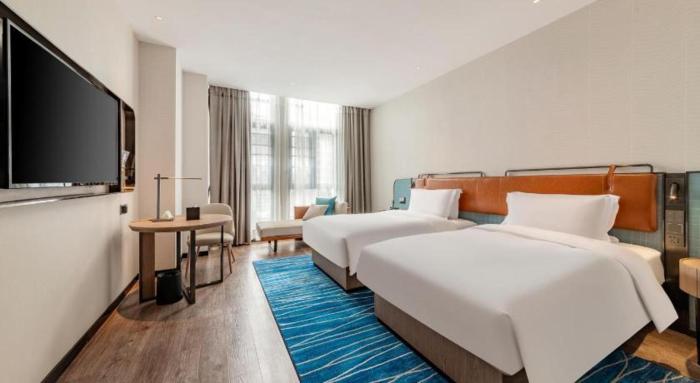 echarm hotel yichang east railway station