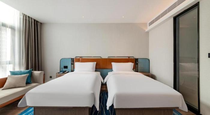 echarm hotel yichang east railway station