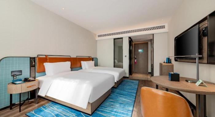 echarm hotel yichang east railway station