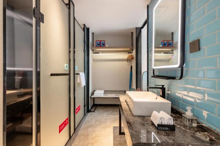 echarm hotel yichang east railway station