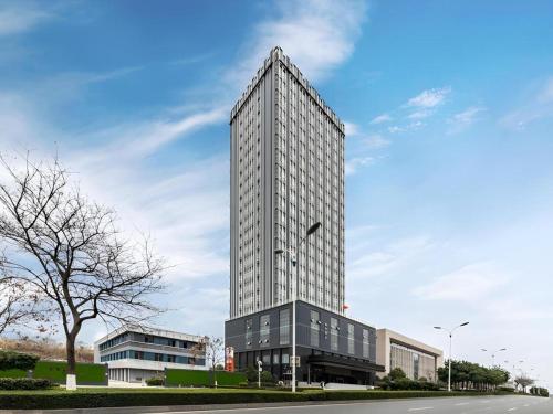 echarm hotel yichang east railway station