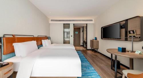 echarm hotel yichang east railway station