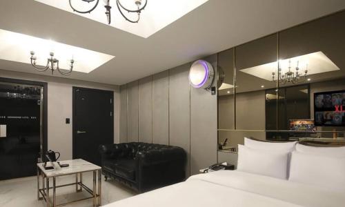 newmond hotel