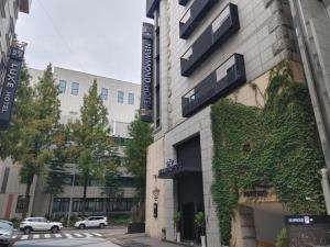 newmond hotel