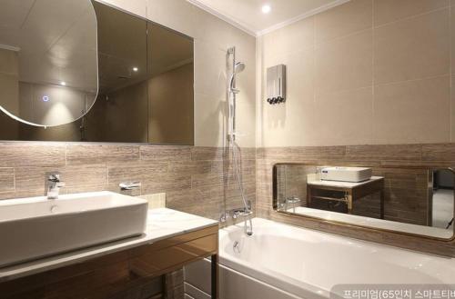newmond hotel