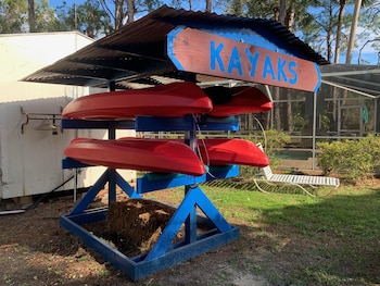 Nature Coast Inn & Cottages,649 Highway 40 West,4 star