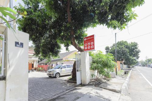 reddoorz syariah near alun alun pasuruan