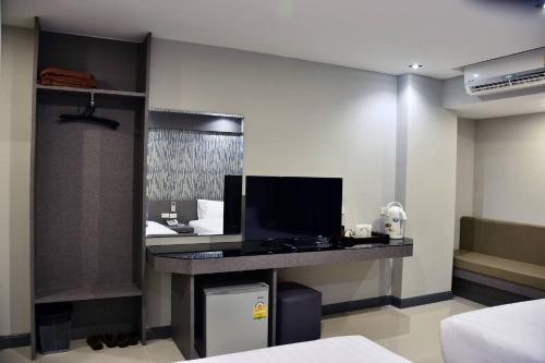 c hotel bangna