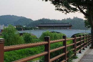 jeonju hanok maeul pungkyeong guest and hotel