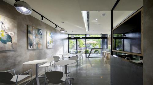 cp hotel taoyuan airport hsr station