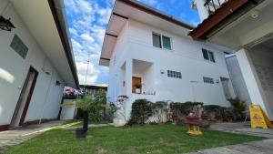 chiang mai gate house