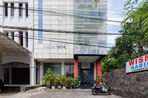 wisma nabila near masjid raya baiturrahman banda aceh redpartner