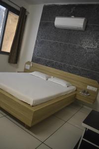 Heaven Accommodation,India>>Rajkot,0 star