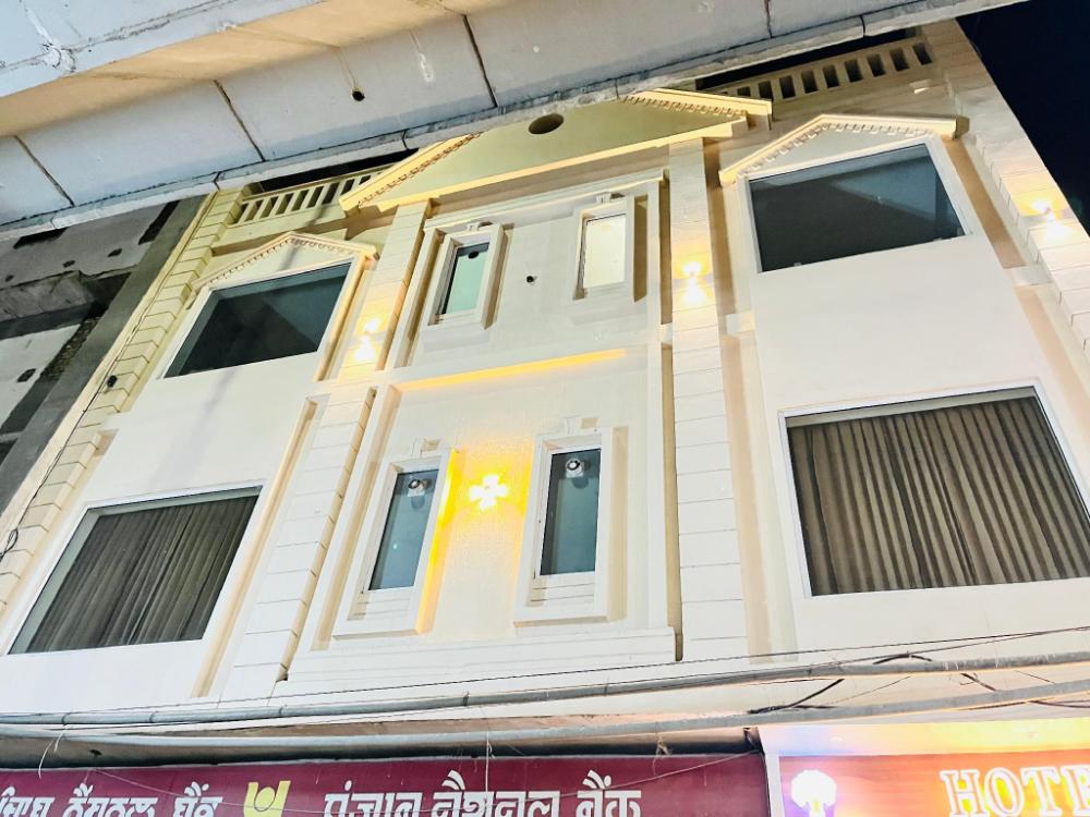 hotel the orchid tree