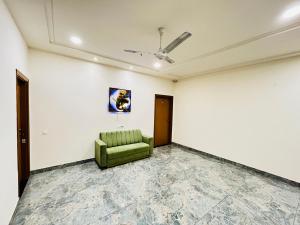 hotel the orchid tree