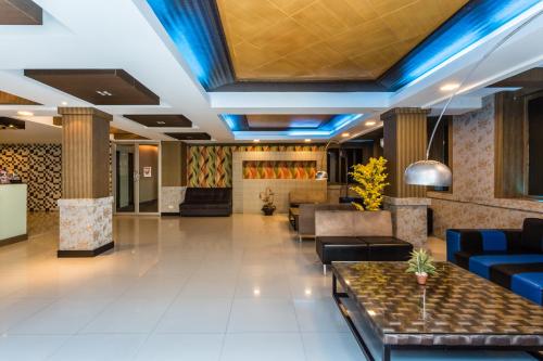 7q patong beach hotel